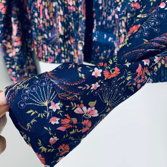 P.C.F Petite vintage floral print blue blouse - Picture 5 of 10